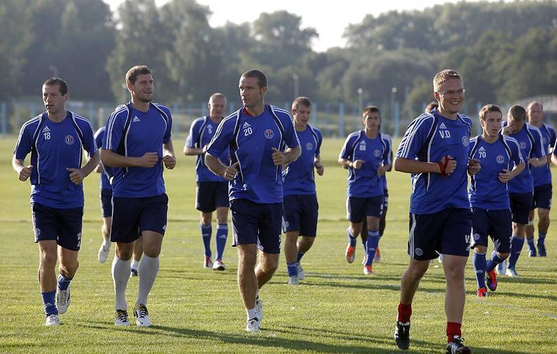 Geriausių pasaulio futbolo klubų reitinge „Ekranas“ nepakilo