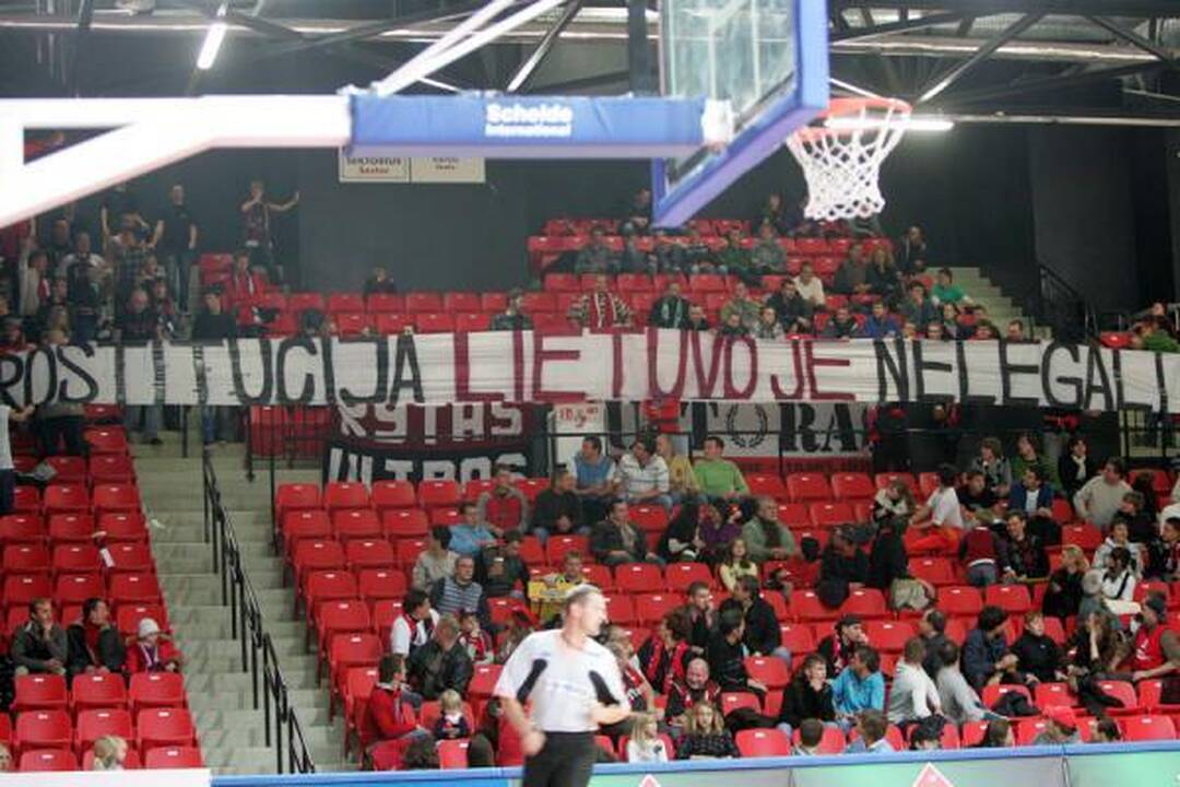 V.Ginevičiaus debiutinėse rungtynėse - sirgalių provokacija