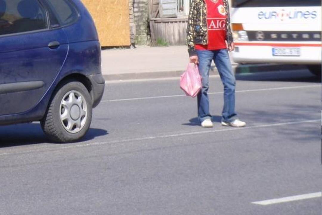 Kauno gatvėse per parą nukentėjo trys pėstieji