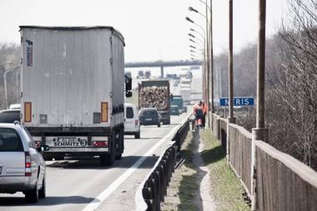 Tilto per Nerį remontas: spūstį galima įveikti per 8 minutes?