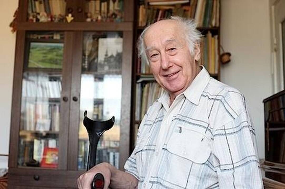 Prezidentė 80-mečio proga pasveikino rašytoją H. A. Čigriejų