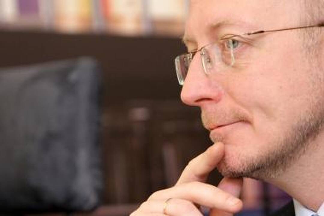 Valdantieji abejoja opozicijos ryžtu nuversti A.Valinską