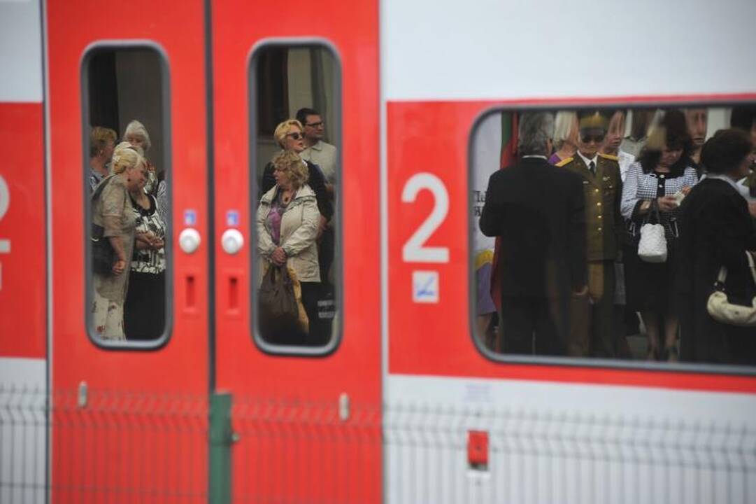 Tremties prisiminimai užgožė iškilmingas kalbas