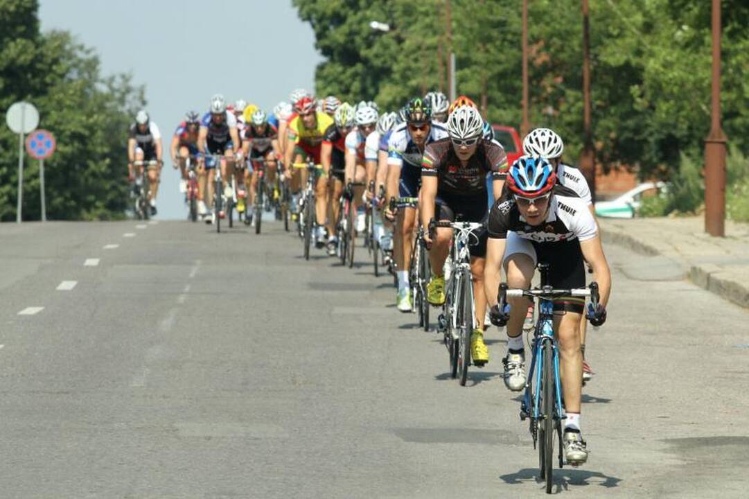 Šiaulių miesto dviračių lenktynėms karštis nesutrukdė