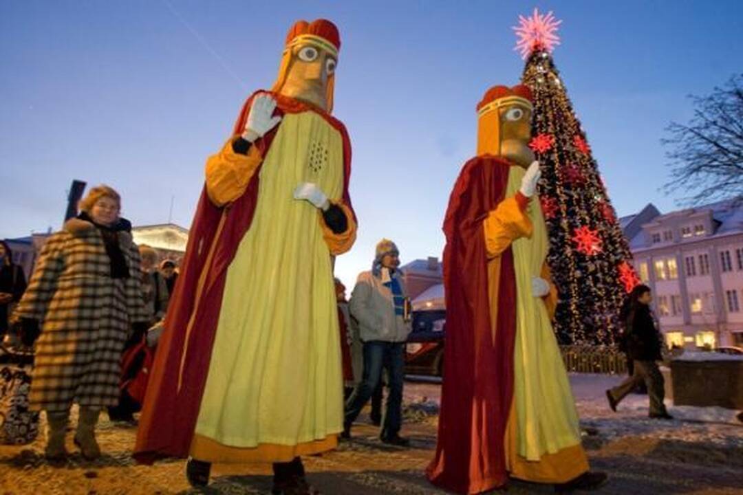 Vilniečiai pasitiko Tris Karalius ir išlydėjo eglutes 