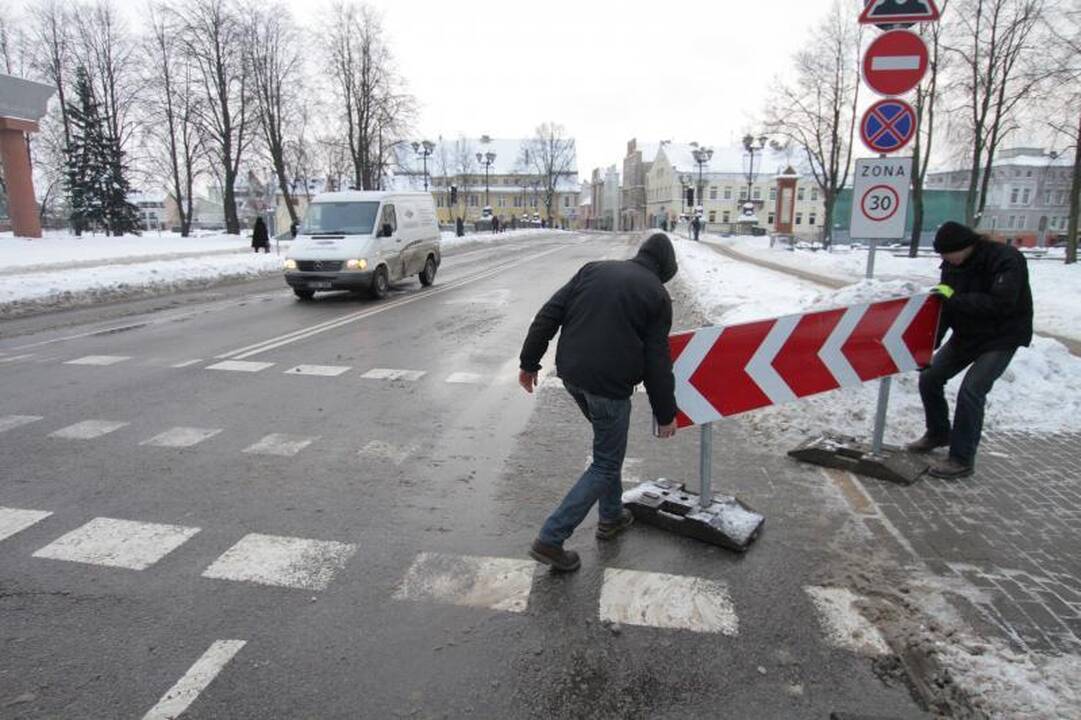 Transportas vėl gali važiuoti Tiltų gatve