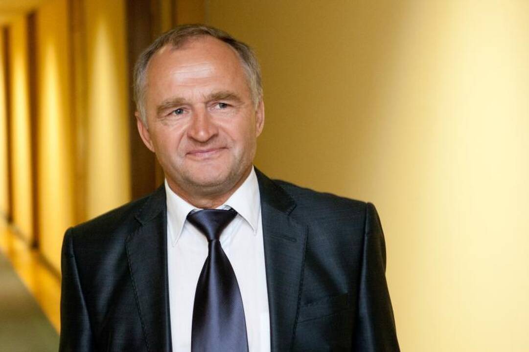 J.Kairiui premjeras įteikė Sporto garbės komandoro ženklą