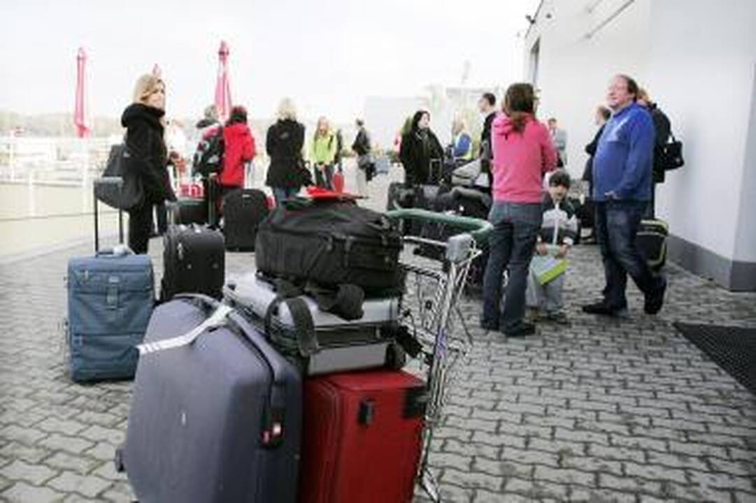 Tėvų ašaros: iš 16 užaugintų vaikų dešimt jau emigravo į užsienį
