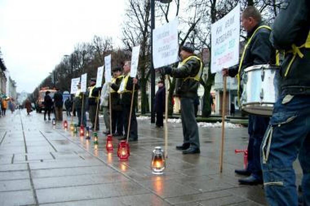 Piketavo „Kauno gatvių apšvietimo“ darbuotojai 