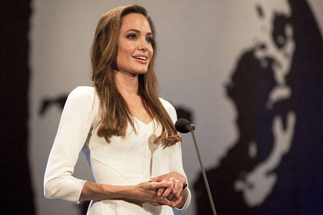 Angelina Jolie paragino padidinti paramą Somalio pusiasaliui