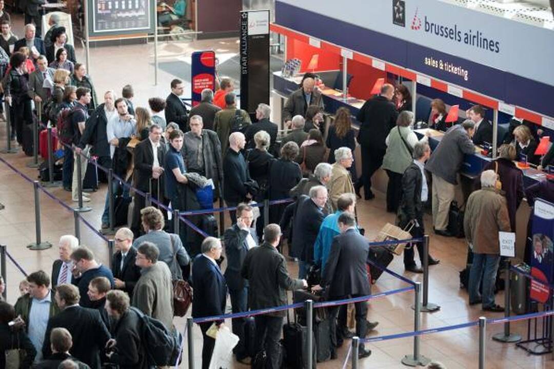 Europos oro erdvė atidaryta, tačiau skrydžių tvarkaraščiai sutrikę
