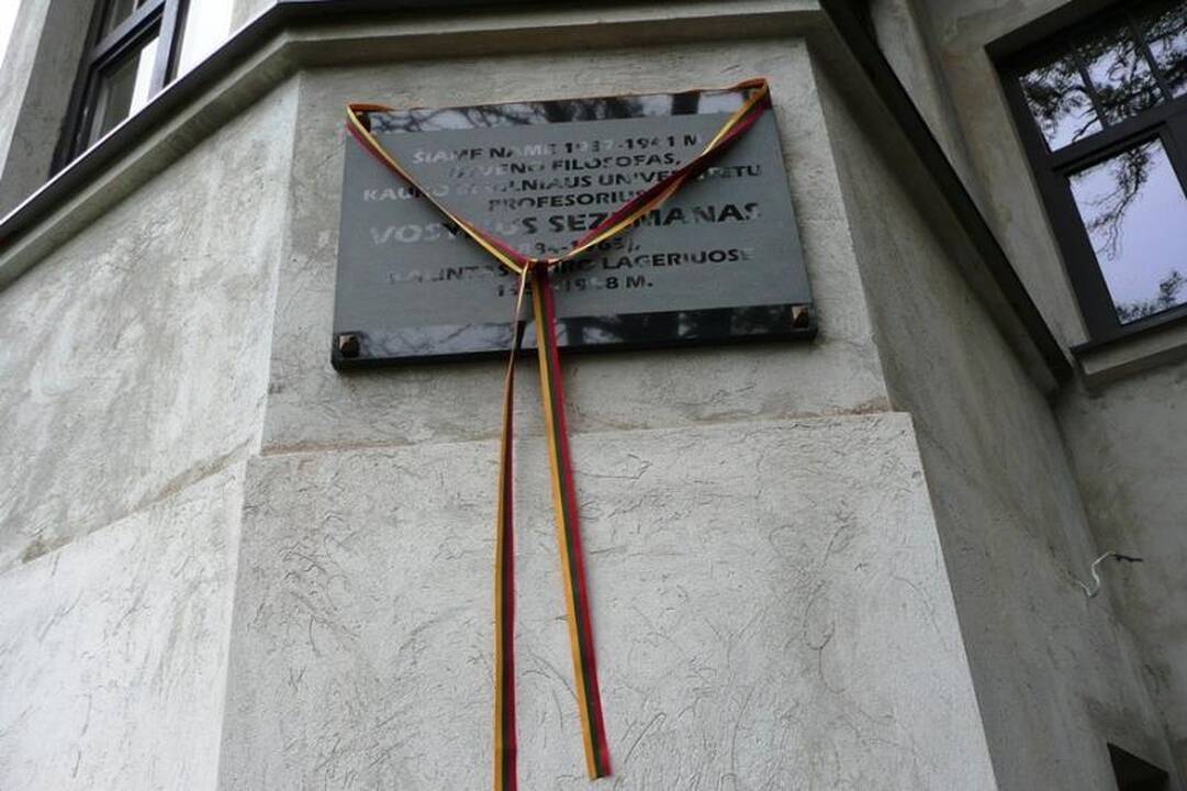Kaune atidengta atminimo lenta profesoriui V.Sezemanui
