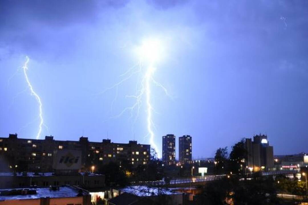 Pirmasis pavasarinis griaustinis tėra mitas