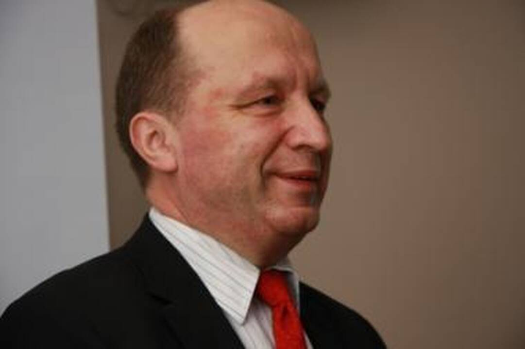 Pailsėjusi Vyriausybė atnaujina darbą