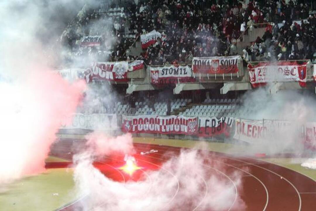 Per Europos futbolo čempionatą Lenkijoje stadionų chuliganai bus baudžiami vietoje