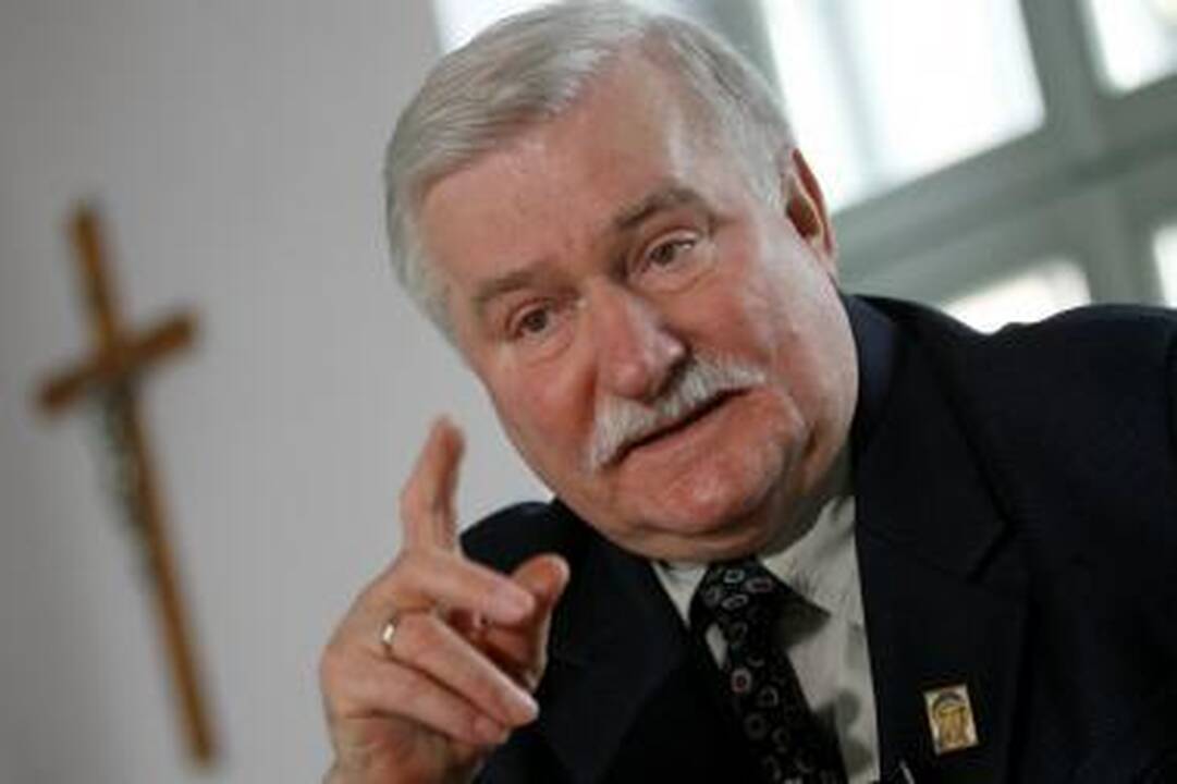 Buvęs Lenkijos vadovas L.Walesa mokyklos vadovėlyje vadinamas komunistinio saugumo agentu