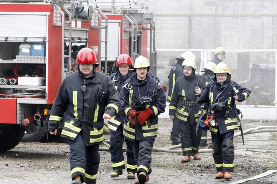 Per gaisrą Vilniaus rajone sprogo dujų balionas, apdegė vyras