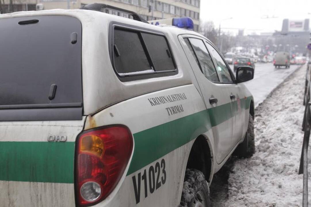 Sostinėje šeimoje smurtavęs vyras sumušė dar ir policininką