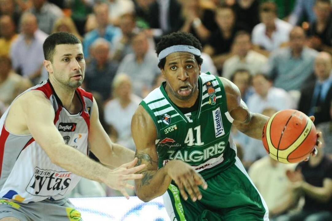 Skandalingasis D. Collinsas rungtyniaus VTB Vieningoje lygoje