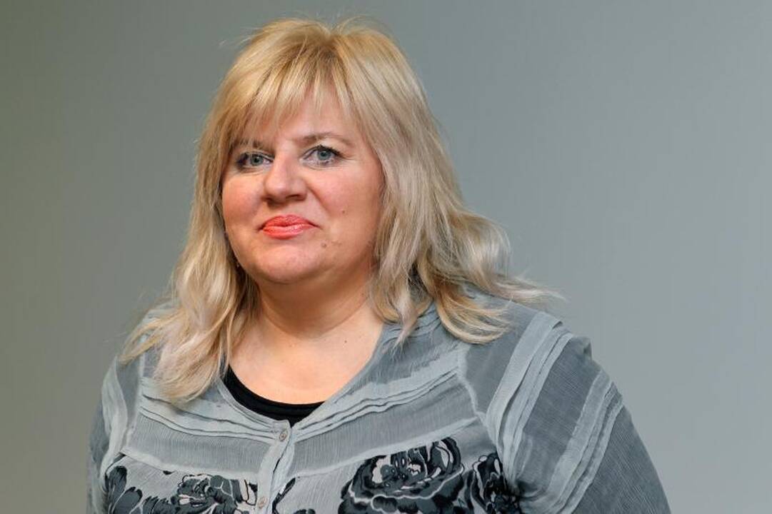 Kodėl D.Bilevičiūtė nevilki juodai ir nenešioja papuošalų?