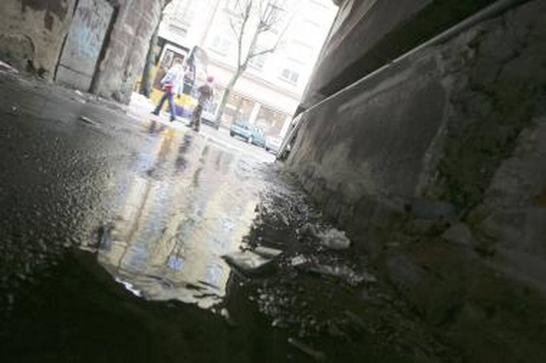 Kaune sumuštas ir apvogtas 26-erių vyras