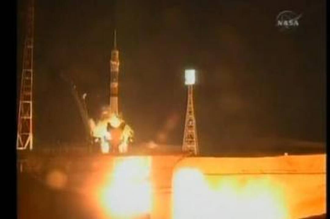 "Sojuz TMA-19" nuleidžiamasis aparatas su kosmonautais sėkmingai nusileido Kazachstane