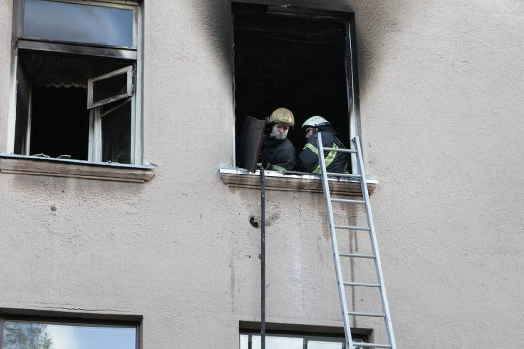 Klaipėdoje, Stasio Šimkaus gatvėje, užsiliepsnojo butas