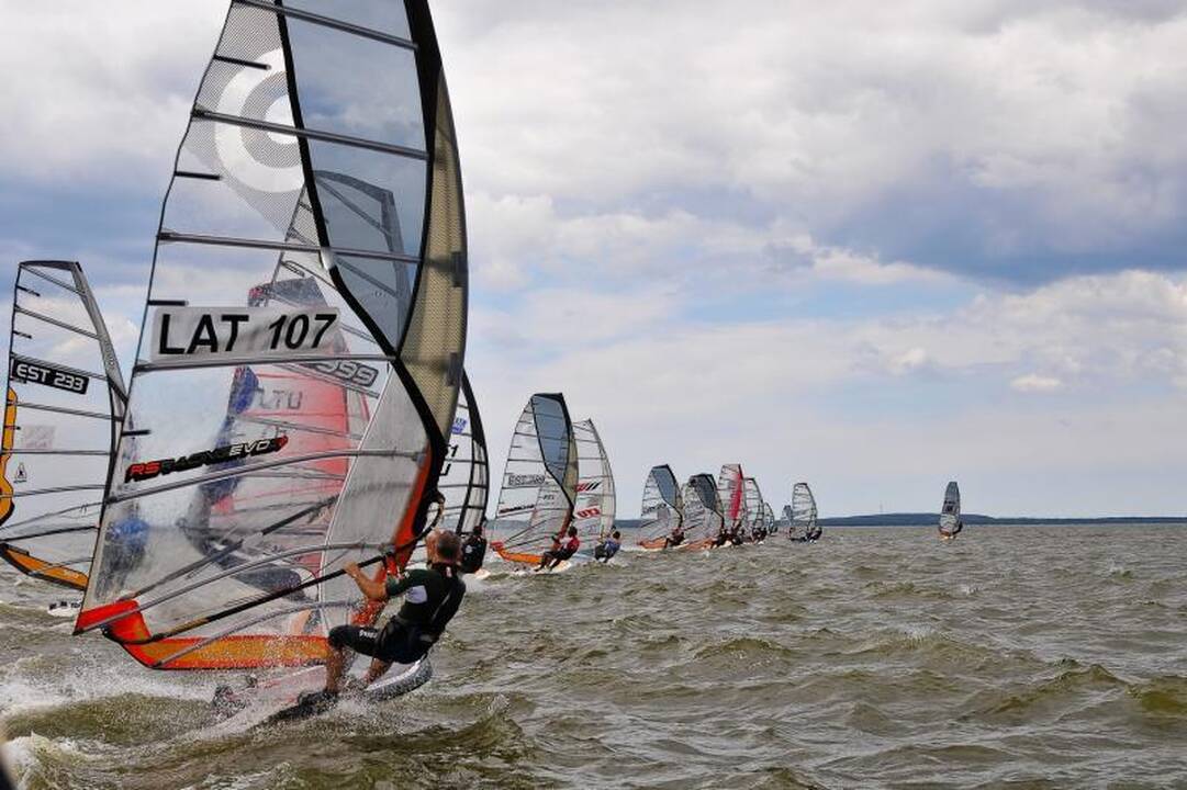 Kuršių mariose  – svarbiausios metų burlenčių formulės klasės varžybos