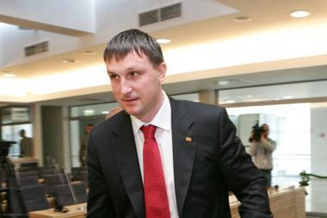 Išvados dėl L.Karaliaus ir A.Sacharuko apkaltos - trečiadienį