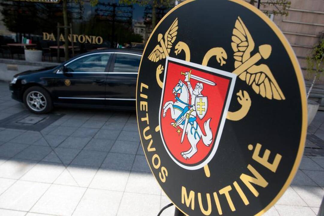 Šiemet nepanaudotos mokinio krepšelio lėšos bus perduotos muitininkams