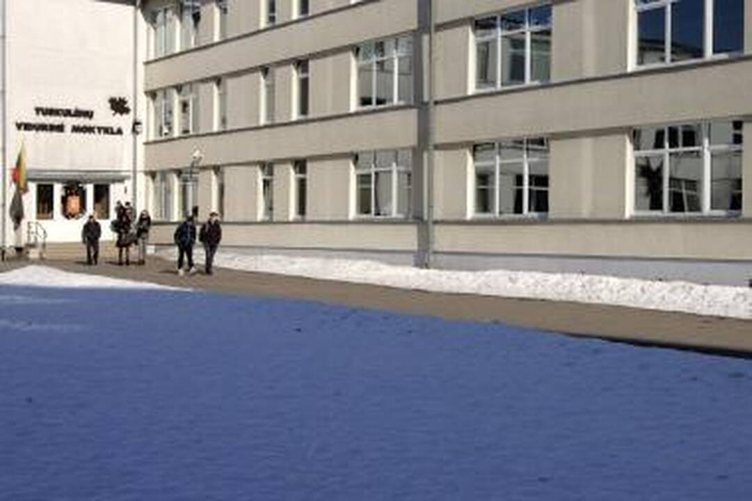 Tuskulėnų vidurinė mokykla piestu stoja prieš reformą