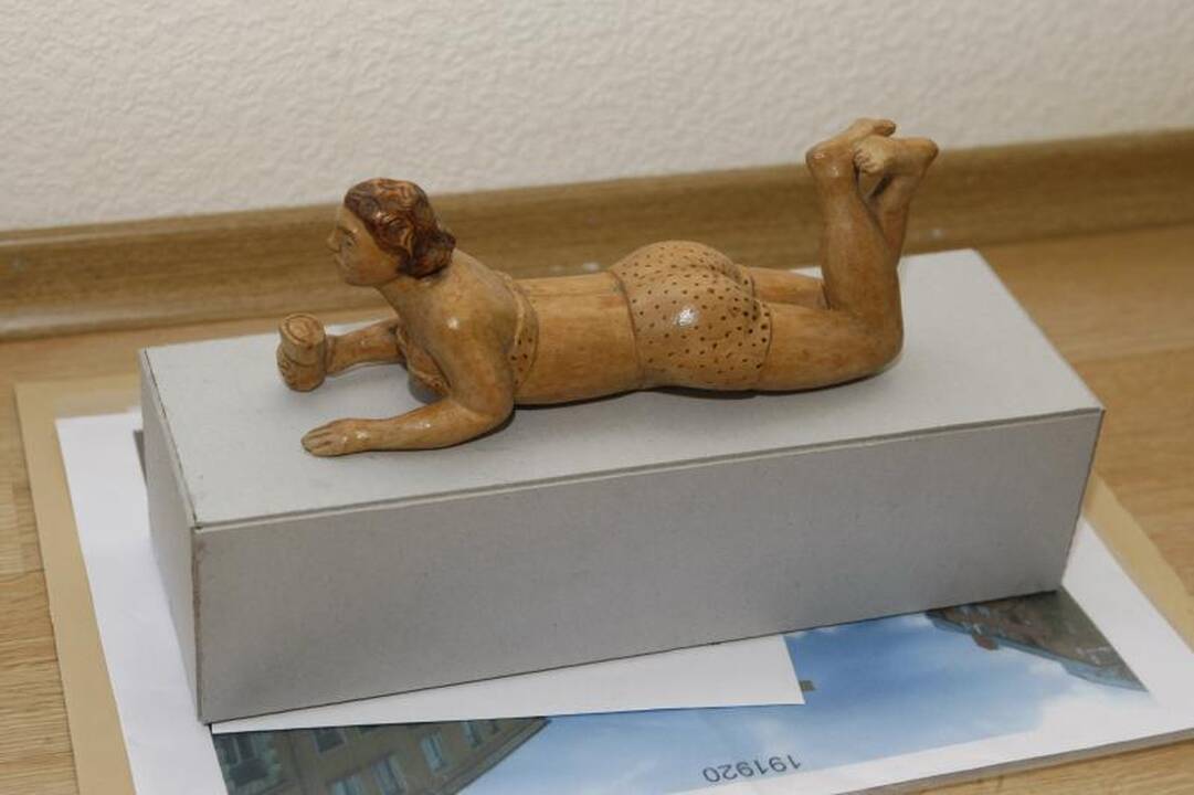 M.Mažvydo alėjos suoliukams – žaismingos dekoracijos