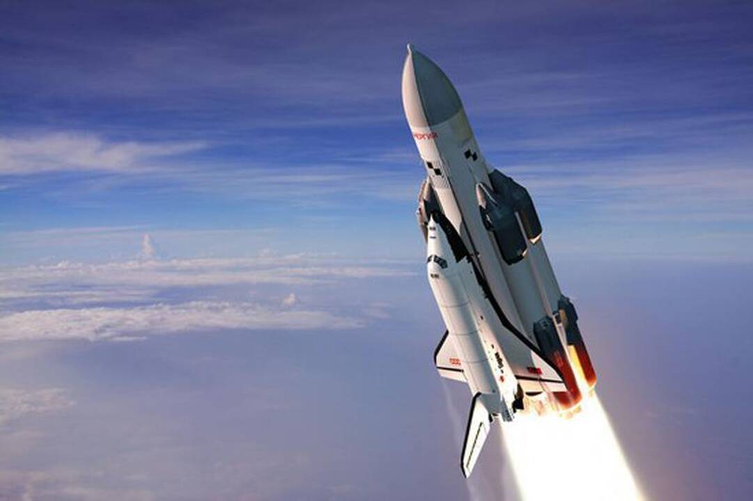 NASA ketina siųsti astronautus į TKS amerikos raketa su rusišku varikliu