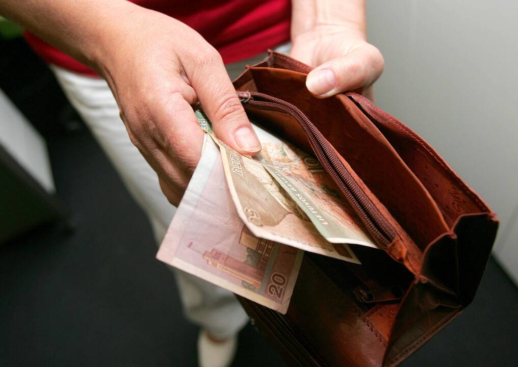 Darbą žadėjęs sukčius iš moterų išviliojo asmens duomenis ir jų vardu paėmė kreditus