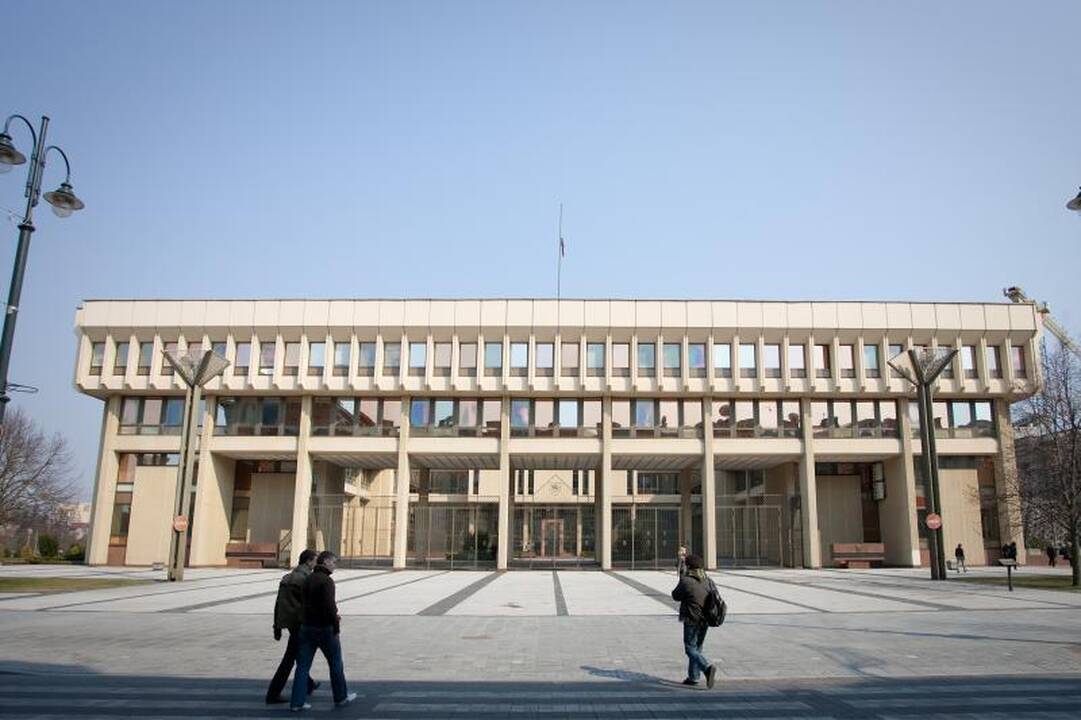 Remontuoti Seimo rūmus siūlosi 27 firmos, sudariusios 7 konsorciumus
