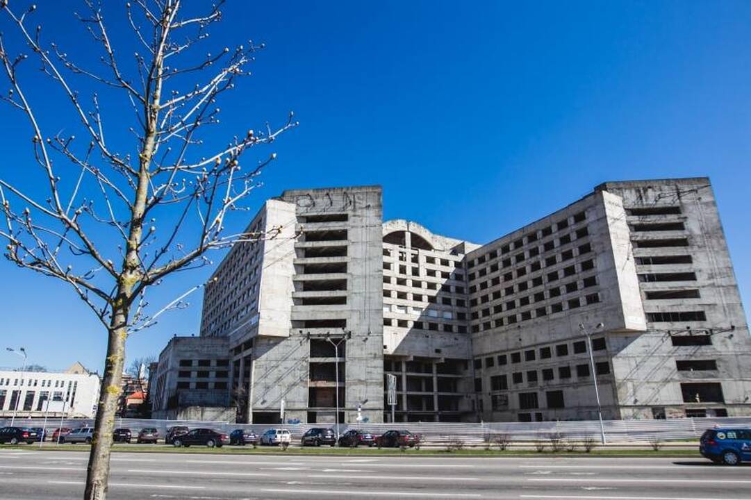 Kauno meras siūlo perimti apleistą viešbutį „Respublika“ 
