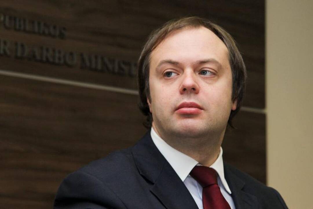 Šiaurės Airijoje antrąją naktį iš eilės vyko riaušės dėl protestantų eitynių