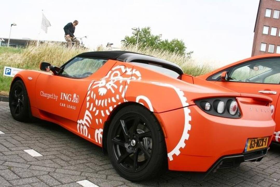 Nauja superautomobilių tendencija – tik matiniai atspalviai