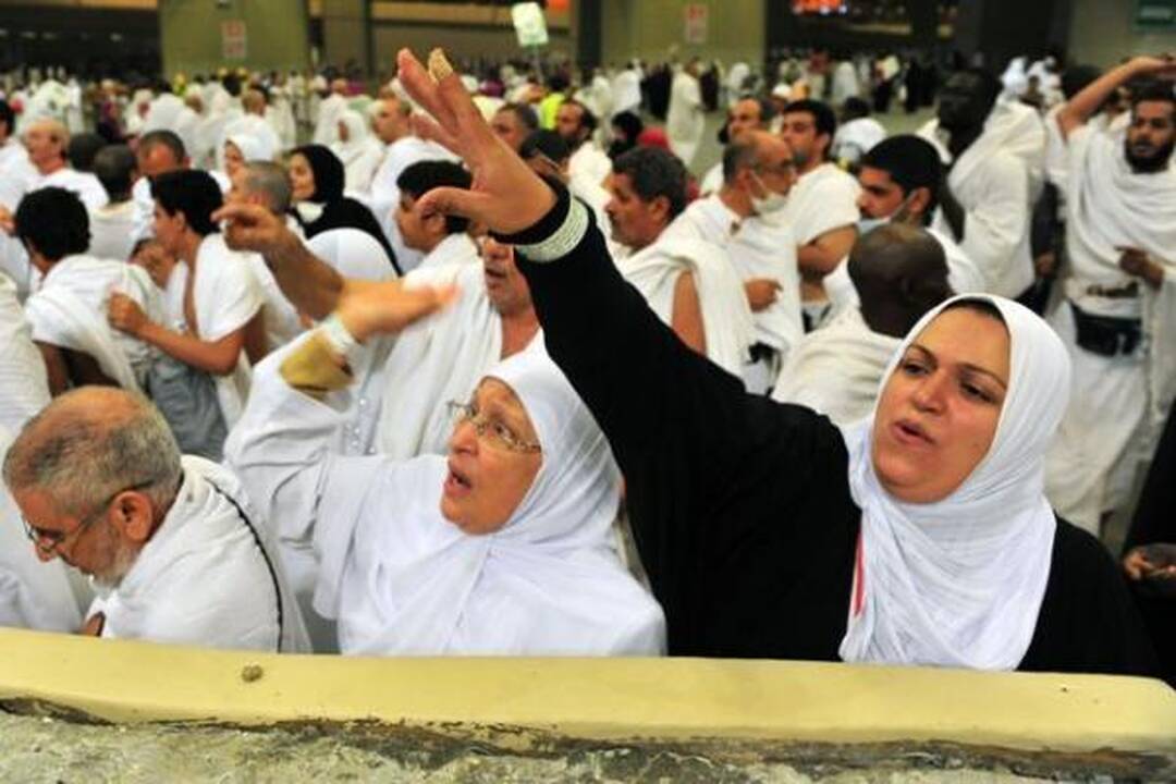 Trečiąją hadžo dieną vyksta akmenų mėtymo į Šėtoną ritualas ir gyvulių aukojimas