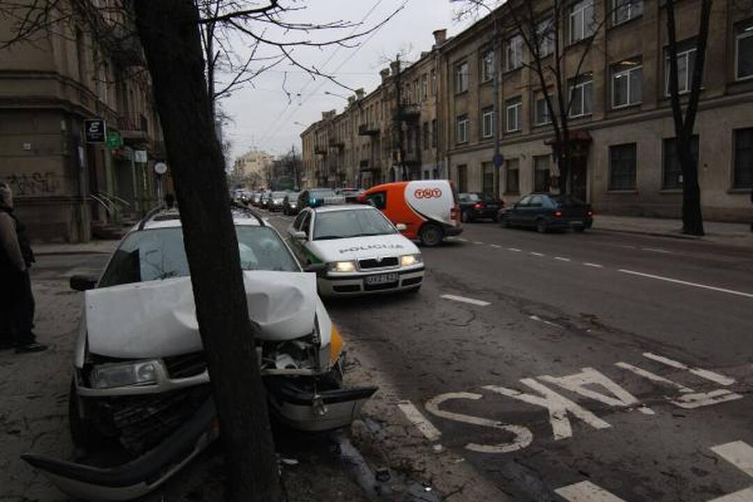 Per avariją Vilniuje sužalota taksi keleivė