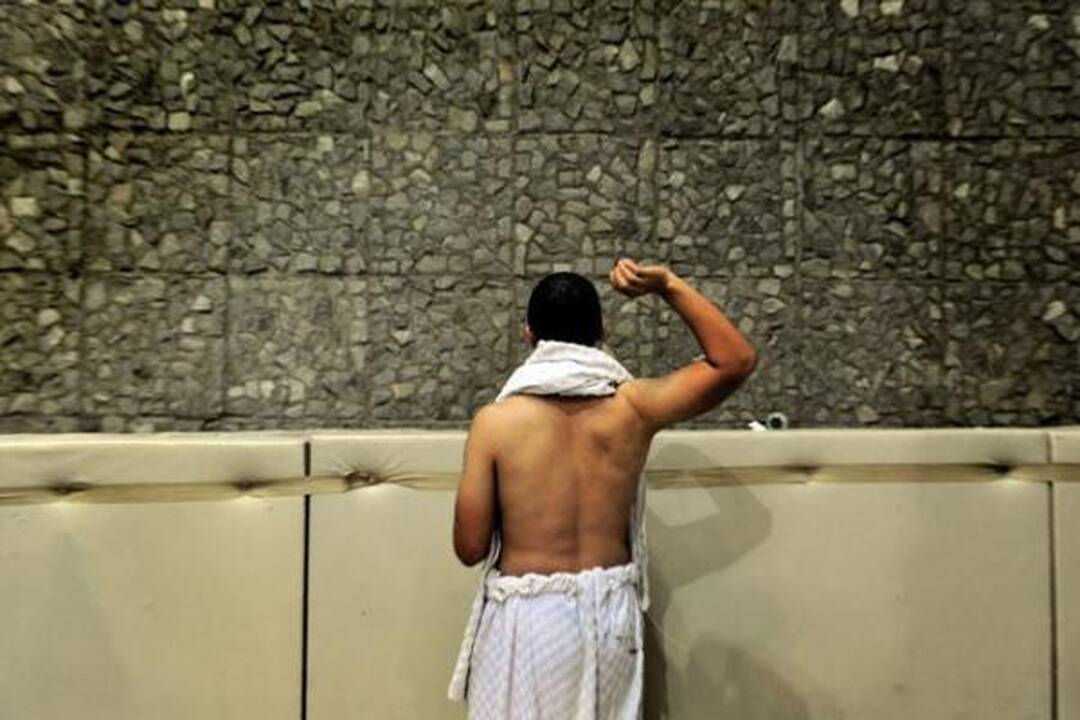 Trečiąją hadžo dieną vyksta akmenų mėtymo į Šėtoną ritualas ir gyvulių aukojimas