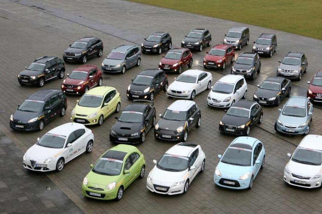 Seimo nariams nuomoti automobiliai vėl atsidūrė teisėsaugos akiratyje