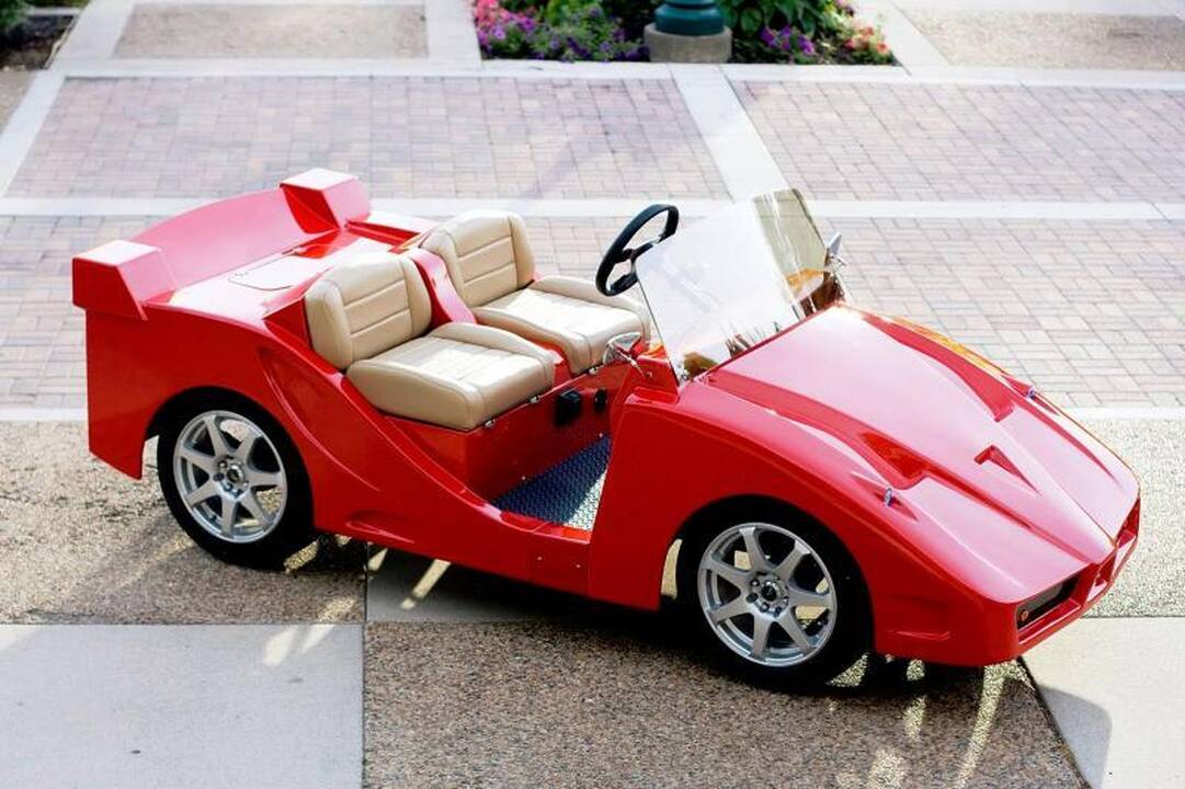 Golfo automobiliukai virto superautomobiliais