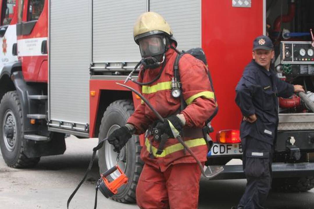 Ukmergėje per gaisrą nukentėjęs vyras gydomas reanimacijoje