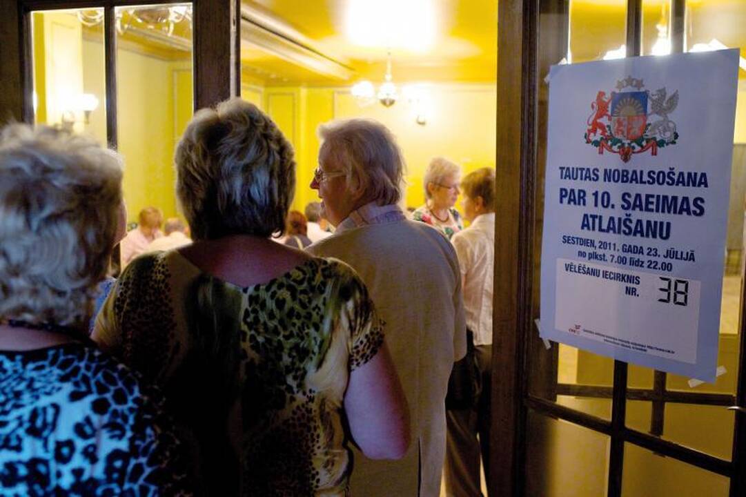 Latvijoje referendumui dėl Seimo paleidimo, jau balsavo 32,32 proc. rinkėjų (dar atnaujinta)