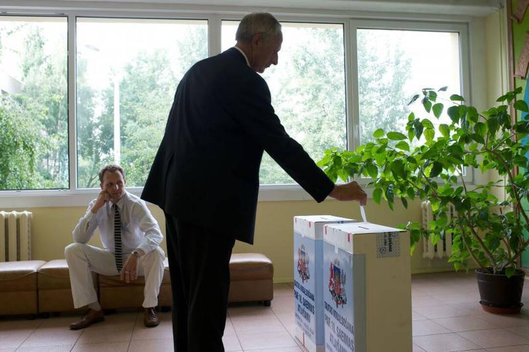 Latvijoje referendumui dėl Seimo paleidimo, jau balsavo 32,32 proc. rinkėjų (dar atnaujinta)