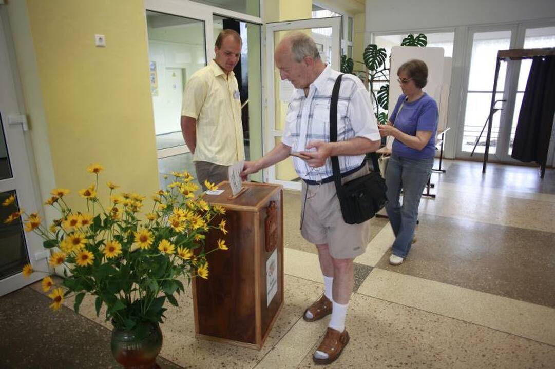 Latvijoje referendumui dėl Seimo paleidimo, jau balsavo 32,32 proc. rinkėjų (dar atnaujinta)