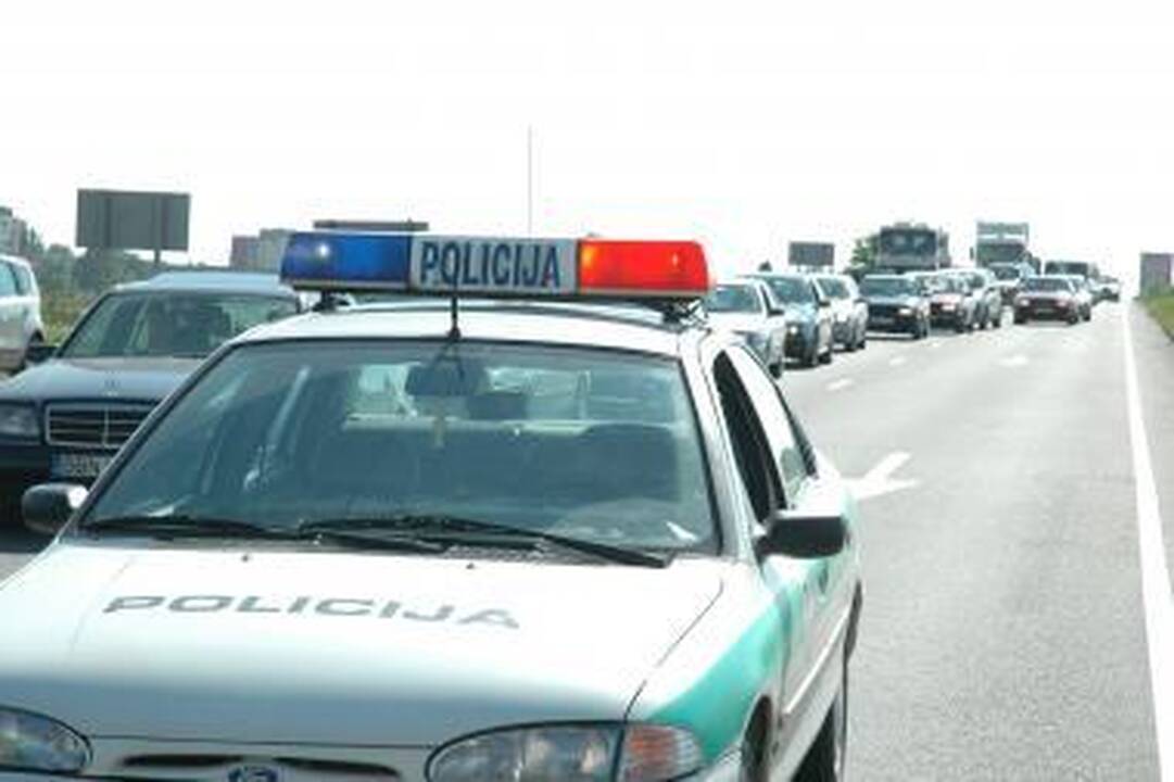 Greitkelyje sulaikyta Klaipėdoje vogta mašina 