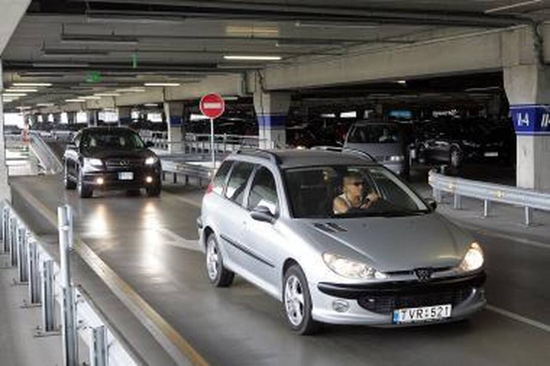 „Akropolio“ garažas – su defektais, bet pavojaus nėra (papildyta)