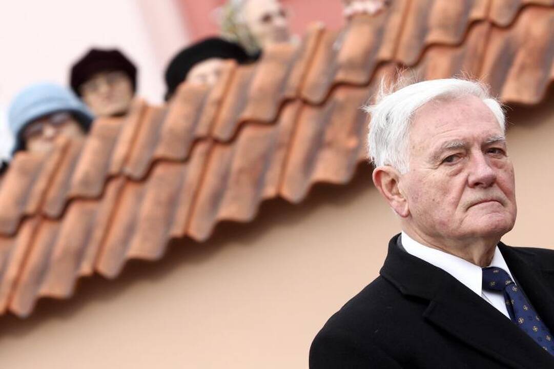 V.Adamkus knygoje rašo patyręs V.Landsbergio spaudimą dėl teisėjų